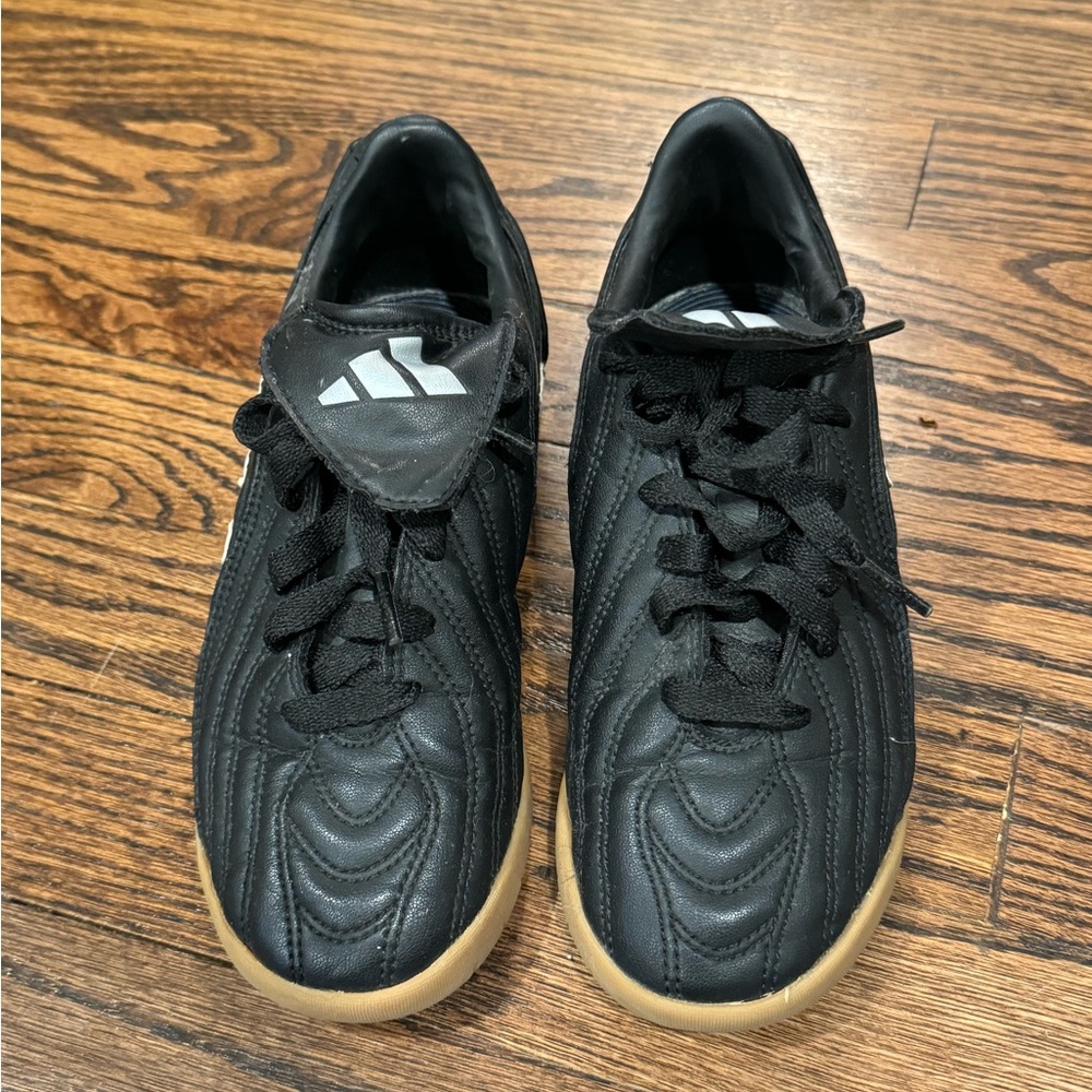 Adidas Black  boys Adidas indoor soccer shoes. Excellent condition.